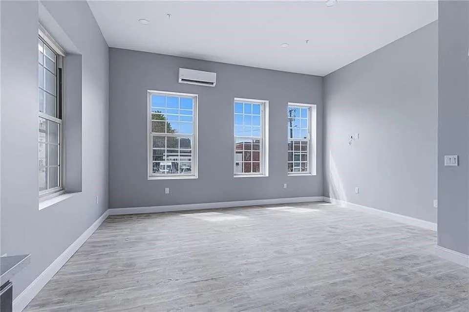 387 Broad St — Photo 3