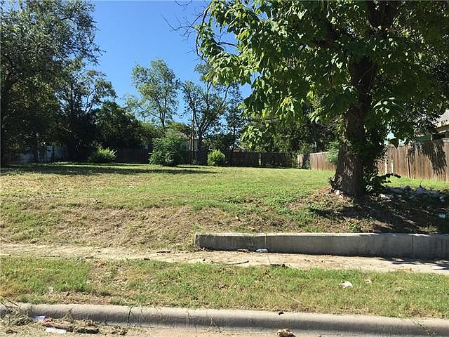 2nd image of 2808 Bideker Ave