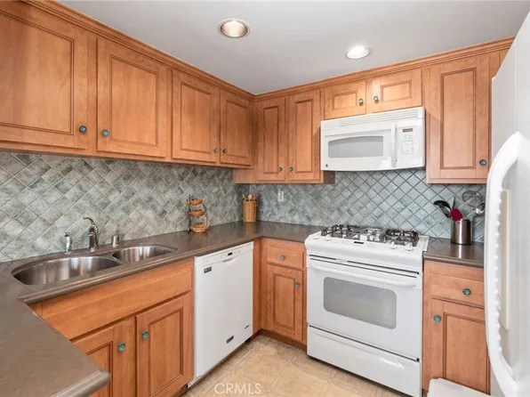 106 N Western Ave APT 302, Los Angeles, CA 90732