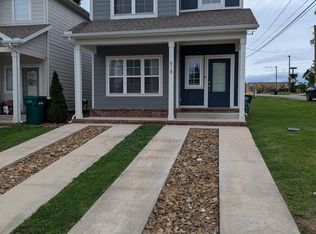 618 W Maple St, Rogers, AR 72756