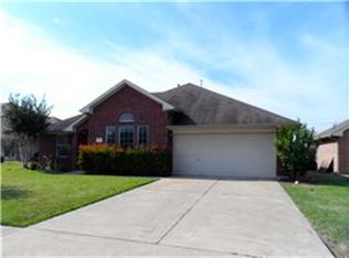 136 Green Isle Ave, Dickinson, TX 77539