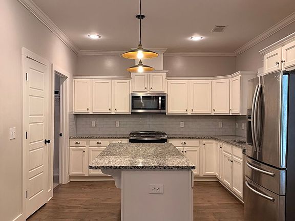 5th image of 629 Anders Ct