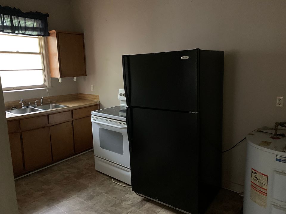 1st image of 1109 31st St APT B