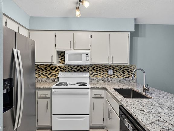3rd image of 1100 Pondella Rd APT 811