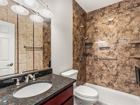 4th image of 3526 NE Renaissance Dr