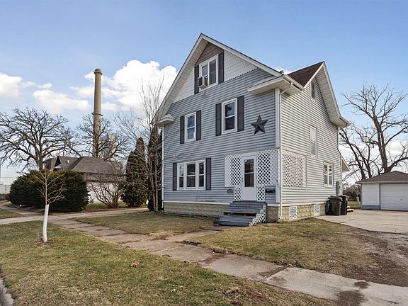 2nd image of 315 E 12th St