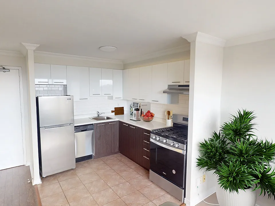 341 Flora St