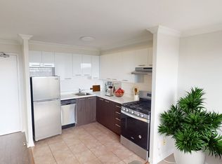 341 Flora, Ottawa, ON K1R 5S2