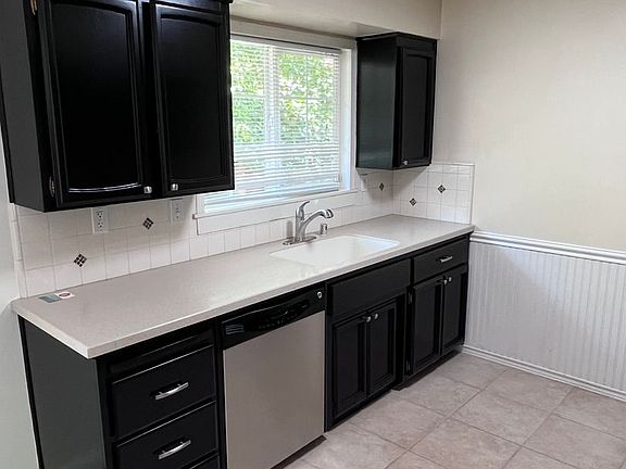 2nd image of 4220 F St