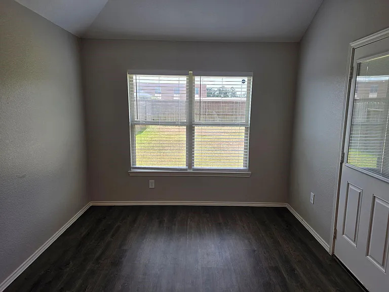 20714 Southern Woods Dr — Photo 10