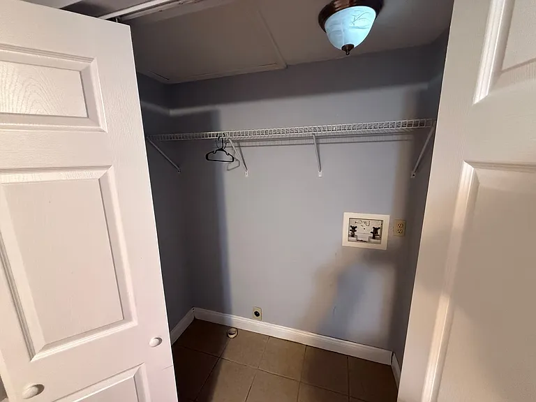 208 N Potomac St — Photo 16