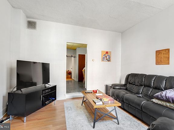 4th image of 777 S 6th St Floor 1