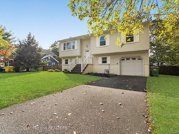 2nd image of 922 Morris Avenue