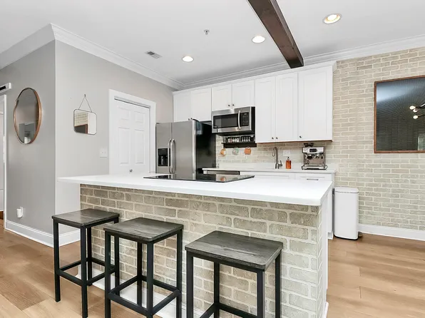 105 S Summit Ave, Charlotte, NC 28208