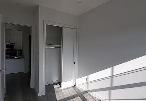 2nd image of 1709 Park Pl #2B