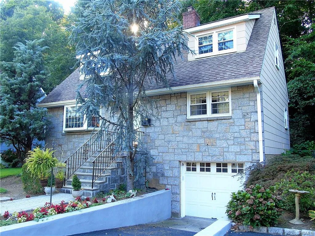 22 Dogwood Dr photo 1