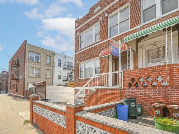 1270 Ovington Avenue image 2 of 20