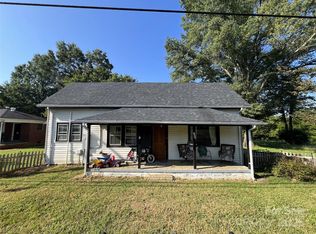 706 S Mountain St, Cherryville, NC 28021