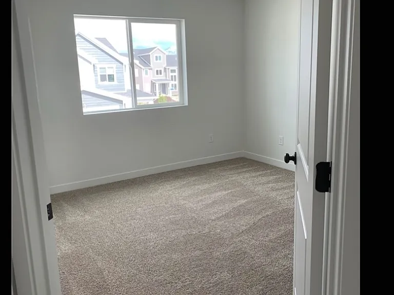 3765 S 3250 W — Photo 8