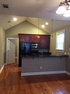 3rd image of 6225 Memphis St