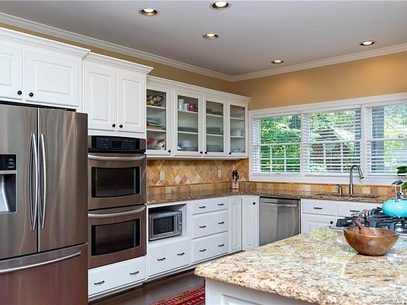 4th image of 1718 Overbrook Dr