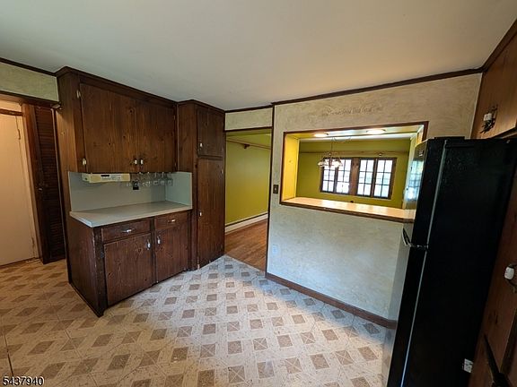 3rd image of 1 Poplar Grove Ter