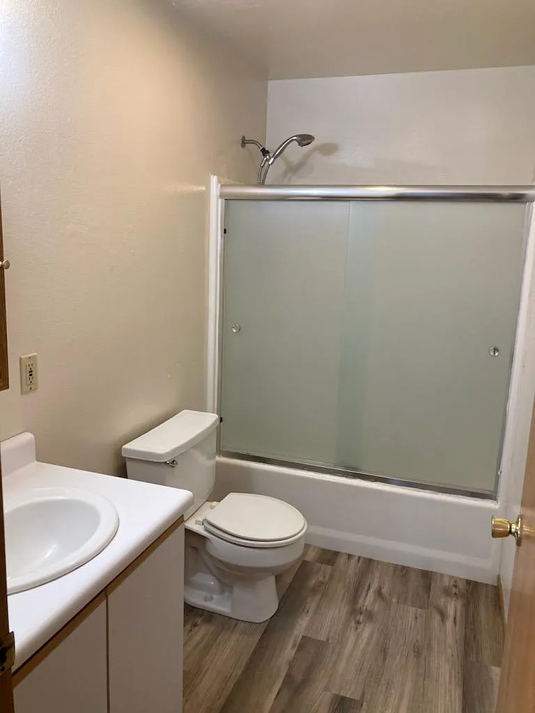 2 bed, 750 sqft, $1,000 — Photo 2