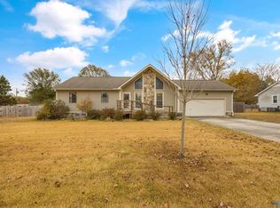 16642 Becky St, Athens, AL 35611