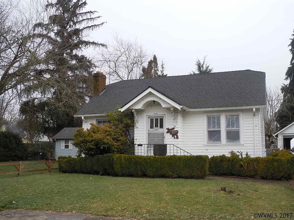2nd image of 1024 14th St NE