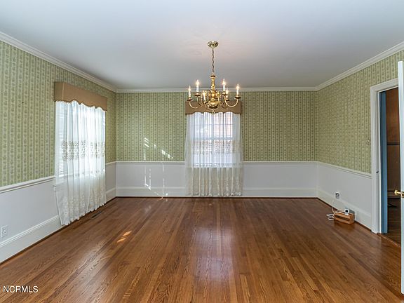 4th image of 1607 Laurel St
