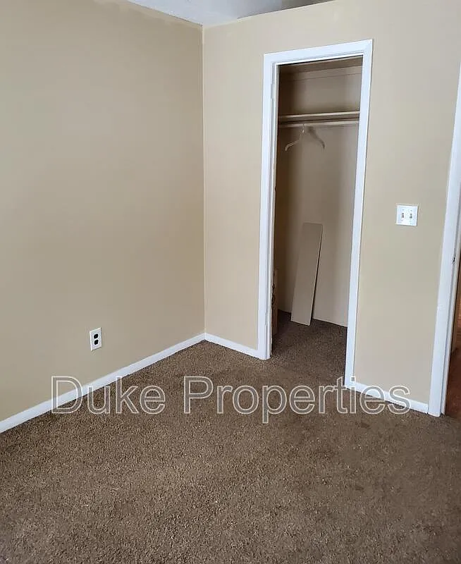2 bed, 1.0 bath, $1,050 — Photo 4