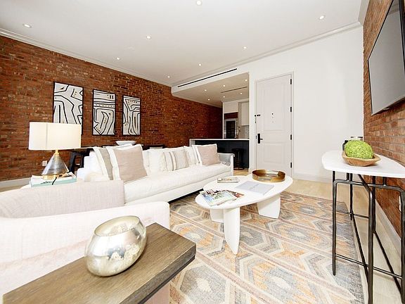 3rd image of 808 Lexington Ave Floor 2