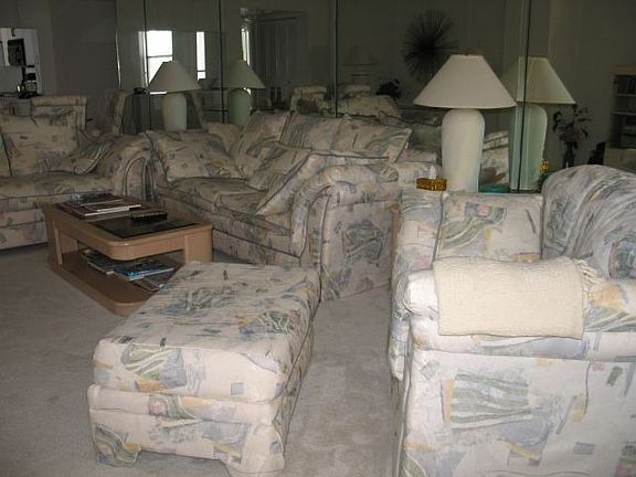 Living Room (2)