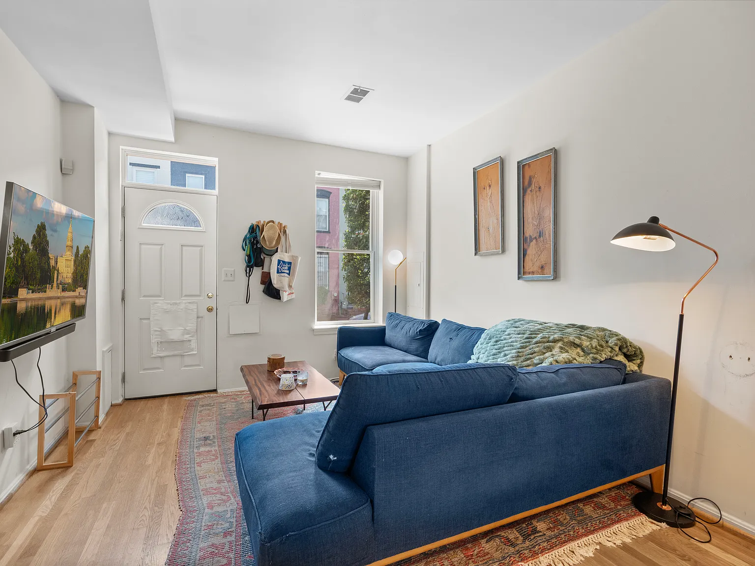 2 bed, 984 sqft, $3,800 — Photo 3