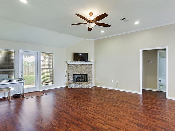 5th image of 458 Oak Lawn Dr