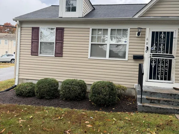 6870 Hawthorne St, Hyattsville, MD 20785