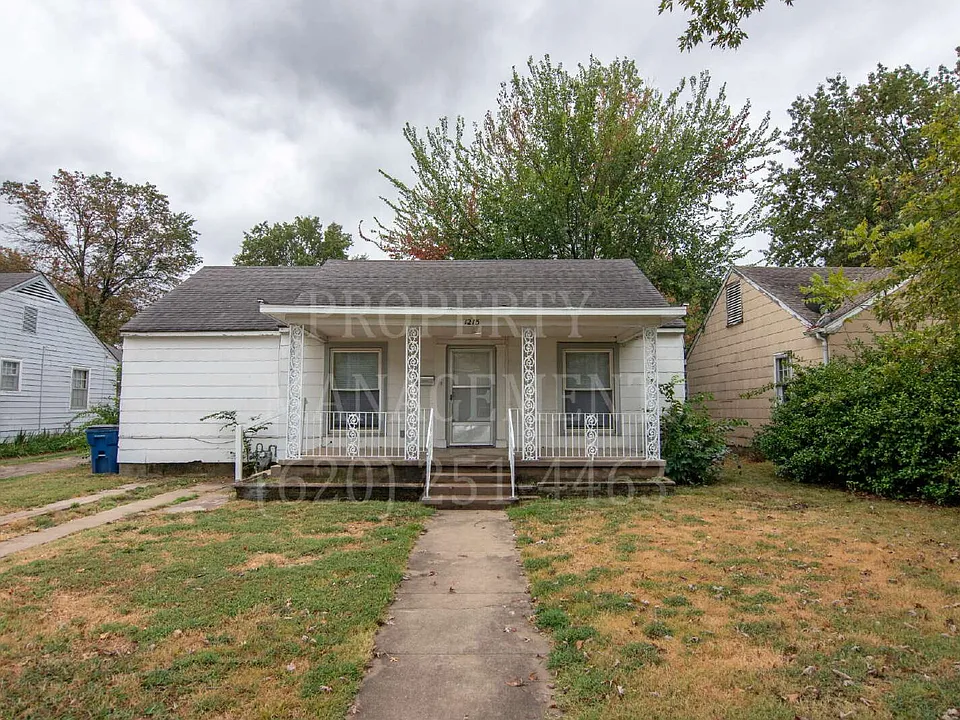 1215 W 2nd St