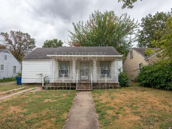 1215 W 2nd St, Coffeyville, KS 67337