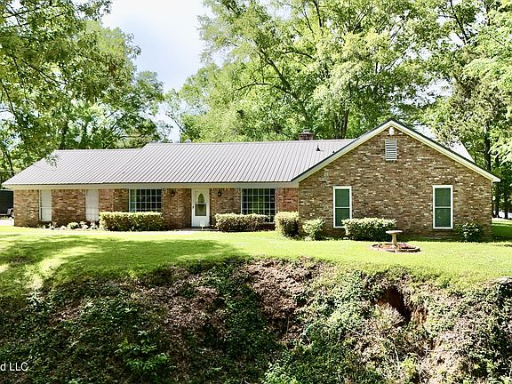 3rd image of 218 Gillespie Cir