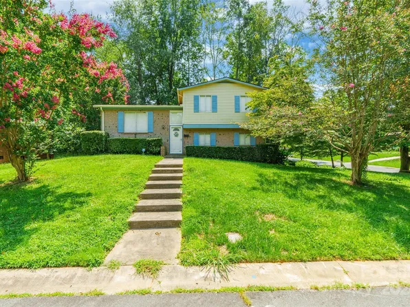 945 Northwood Dr, Charlotte, NC 28216