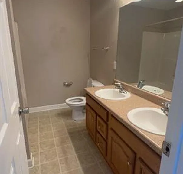 819 Terrell Dr — Photo 12
