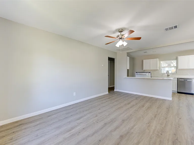 3304 Washington St — Photo 8