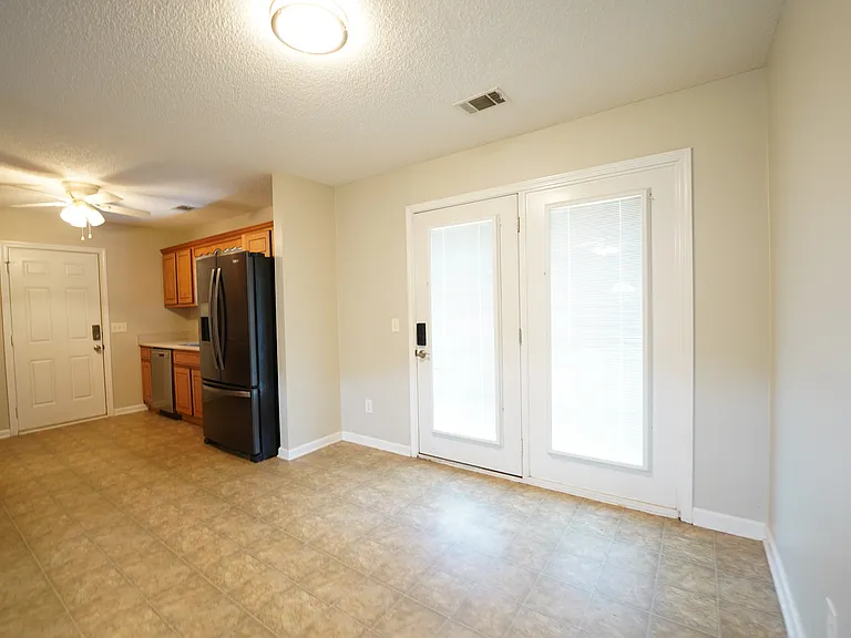 134 Mustang Dr — Photo 6