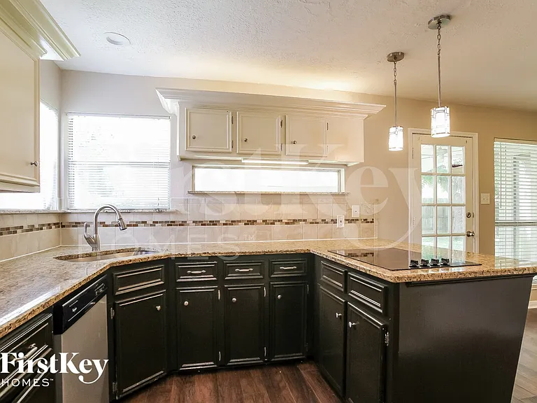 4754 Hickory Downs Dr — Photo 6