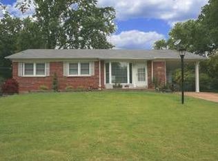 9001 Turquoise Dr, Saint Louis, MO 63123