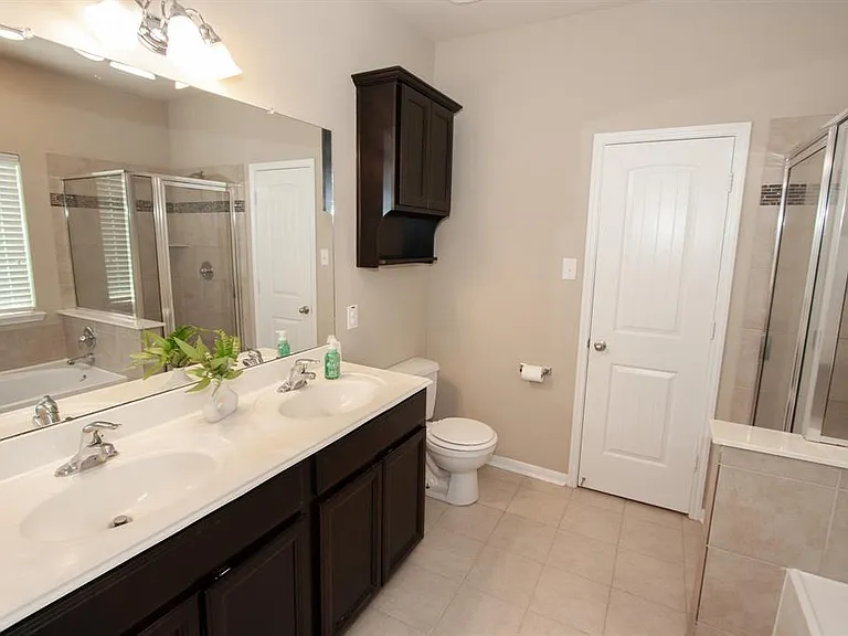 1508 Brook Hollow Dr — Photo 8