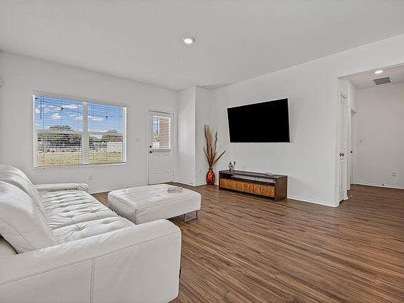 5th image of 432 Wolf Springs Rd