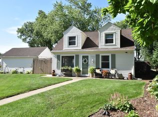 34311 Venice Beach Rd, Oconomowoc, WI 53066