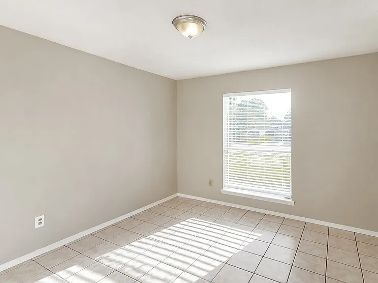 10111 King Ranch Ln — Photo 12