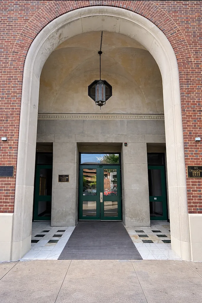 Monument Place Apartments — Photo 3